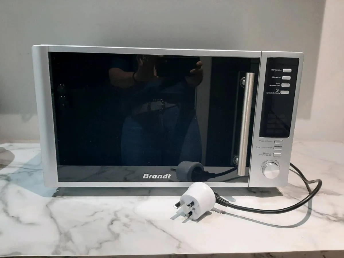 Very Large Brandt microwave - Image 1
