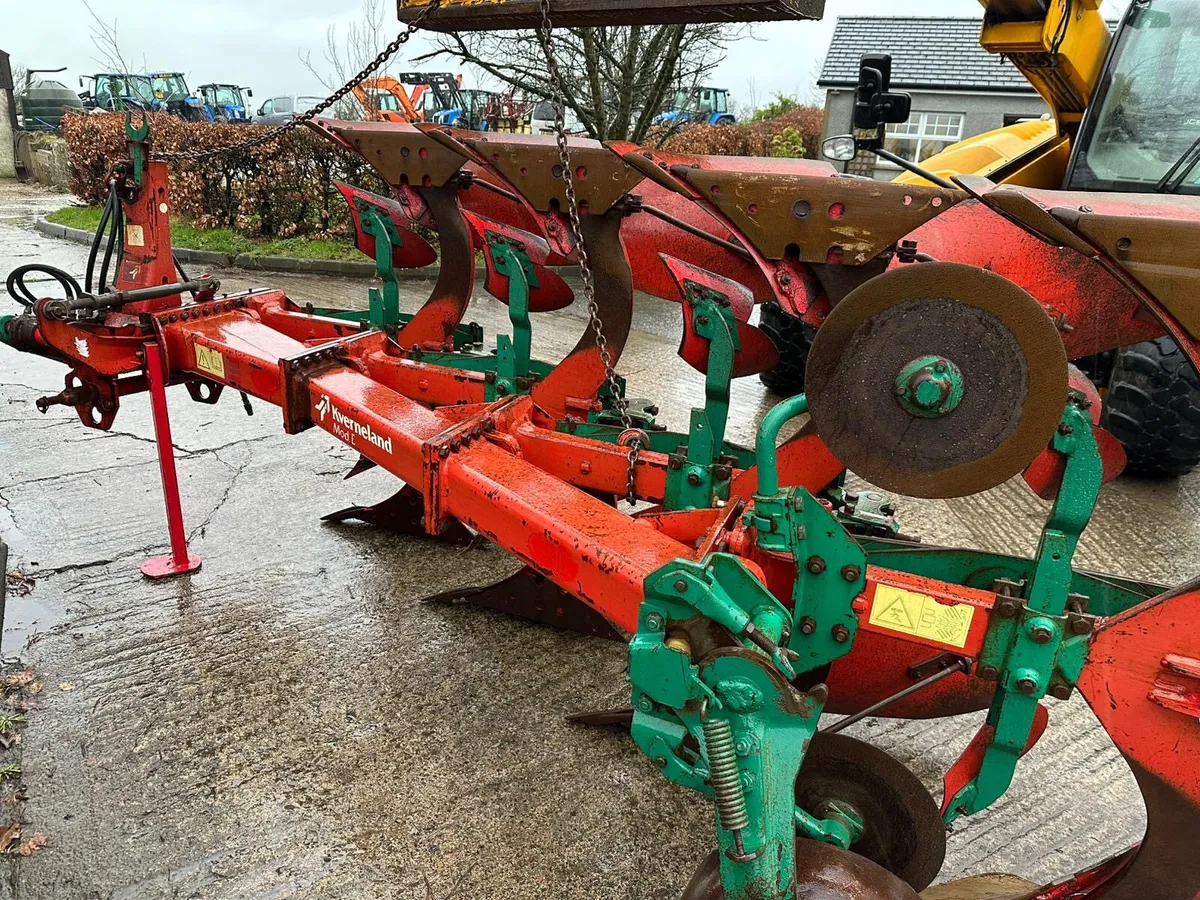 KV 4 furrow plough - Image 3