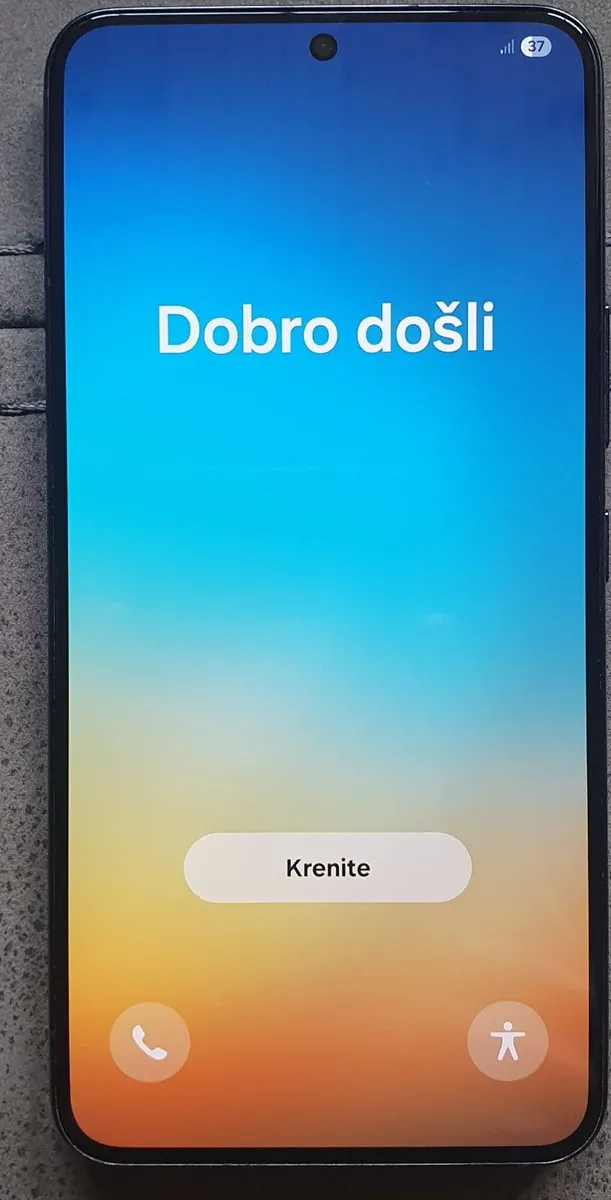 Samsung Galaxy S22 - Image 1