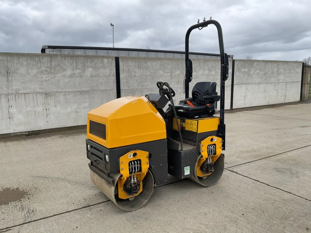 MECALAC TV800 DOUBLE DRUM RIDE ON VIBRATING ROLLER - Image 1