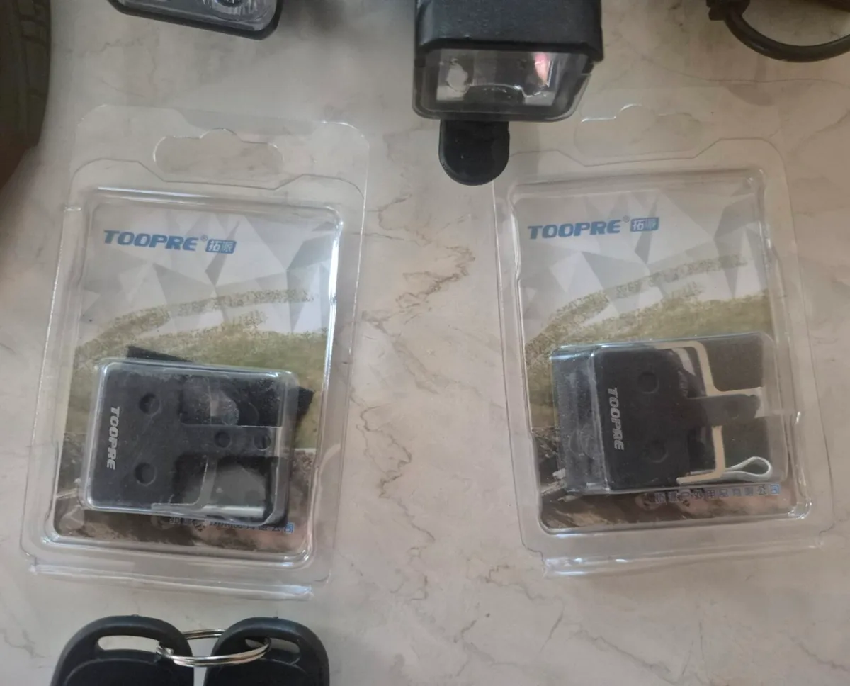 JOB LOTS BICYCLE KITS BIKE HELMET AND GLOVES BIKE - Image 3