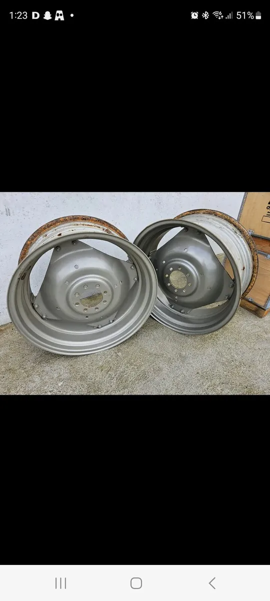 Wanted 34" massey ferguson rims - Image 1
