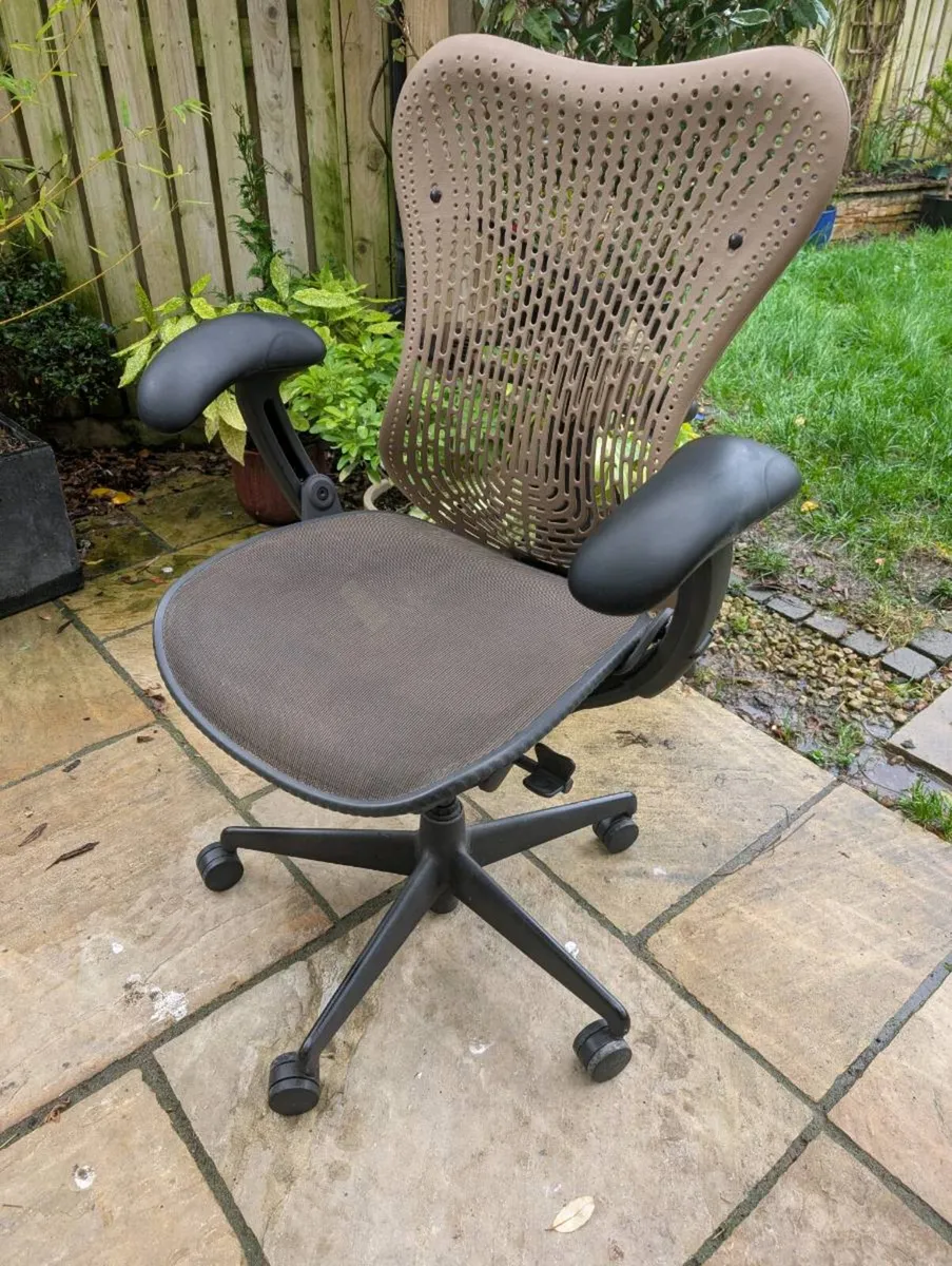 Ergonomic office chair - Image 2