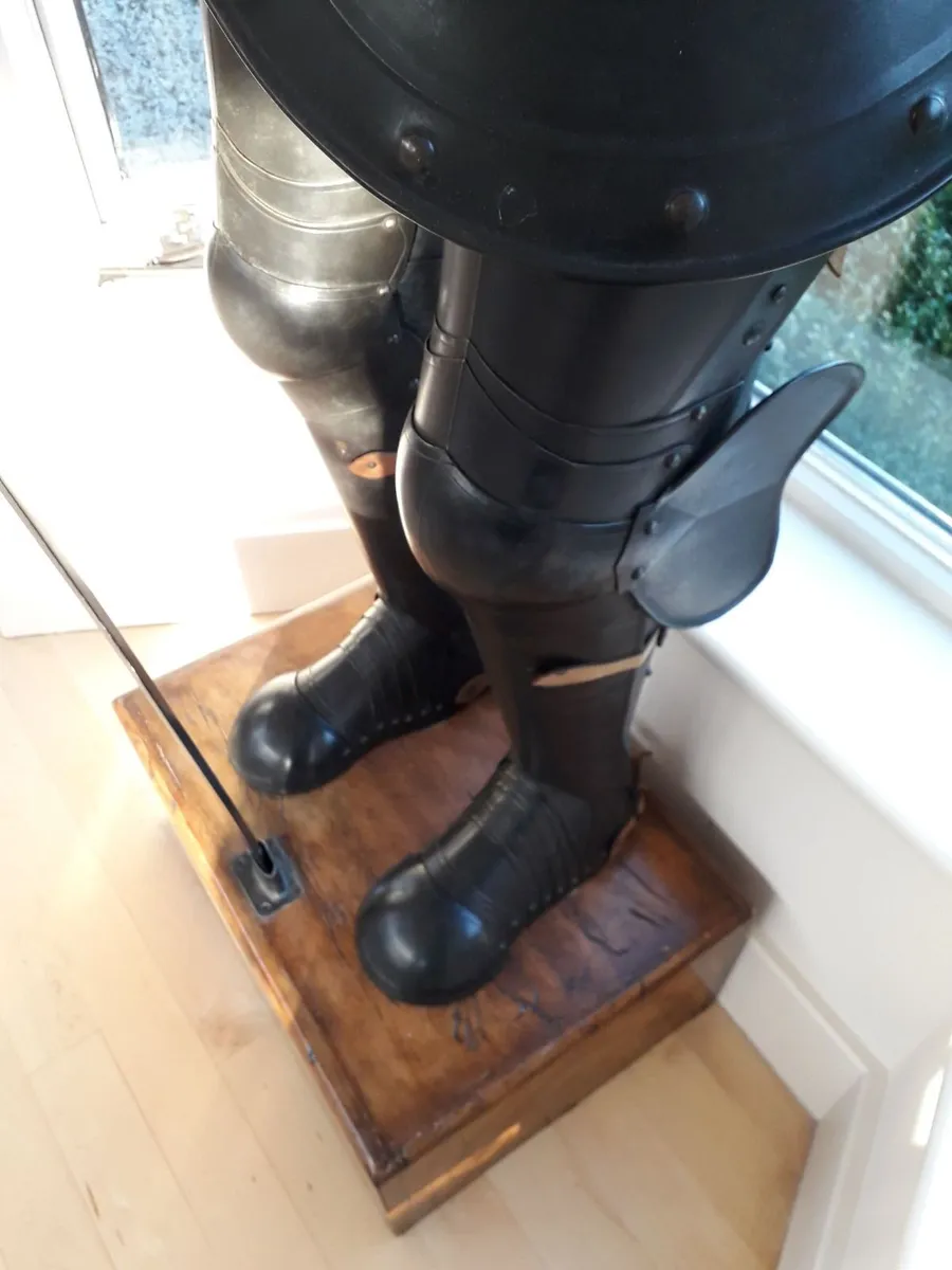 Suit of Armour / Gladiator / Knight - Image 4