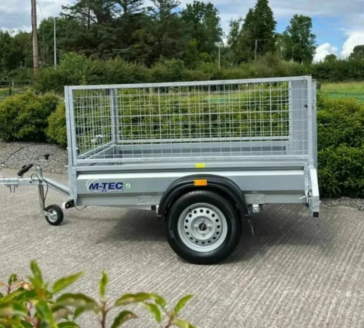 M-Tec 6ft x 4ft Single Axle Trailer - Image 1