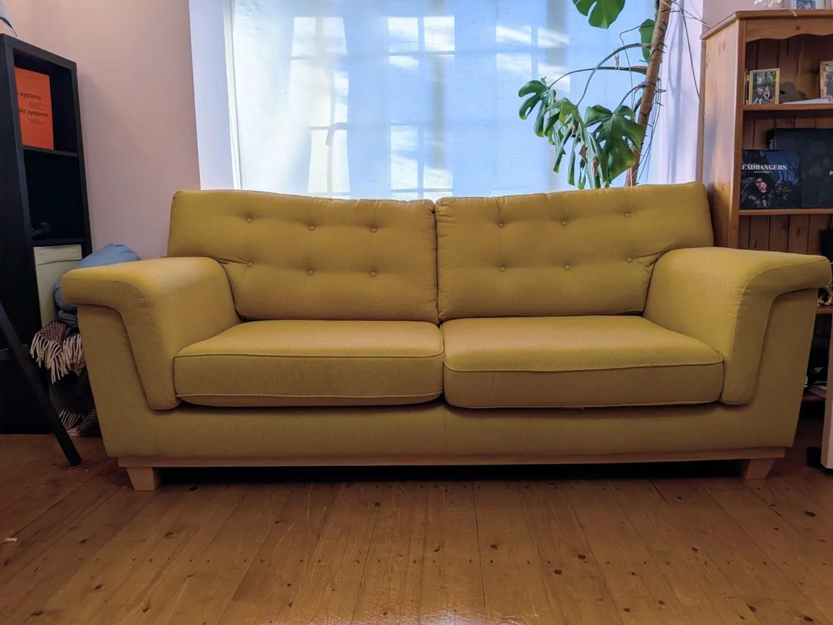 Stylish yellow couch / sofa - Image 1