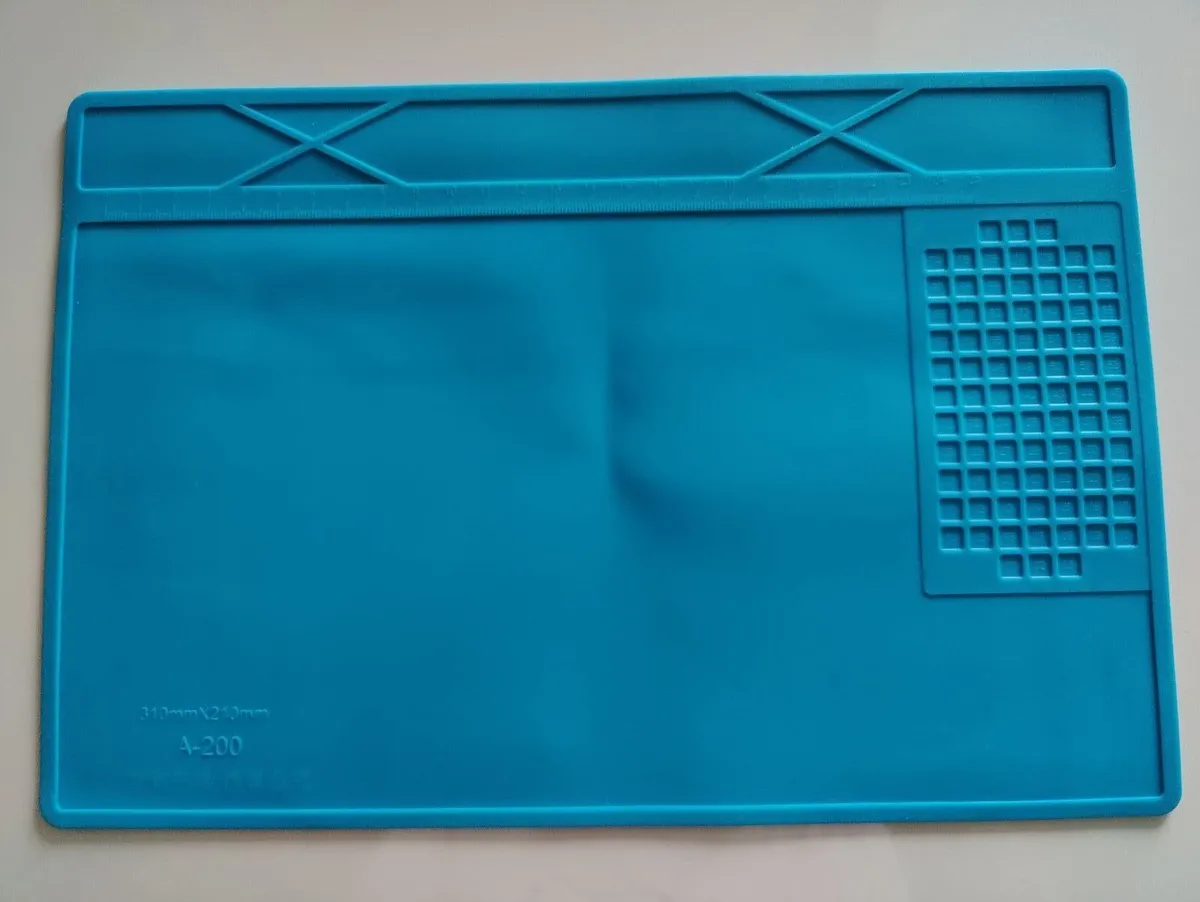 HEAT RESISTANT SOLDERING MAT - Image 1