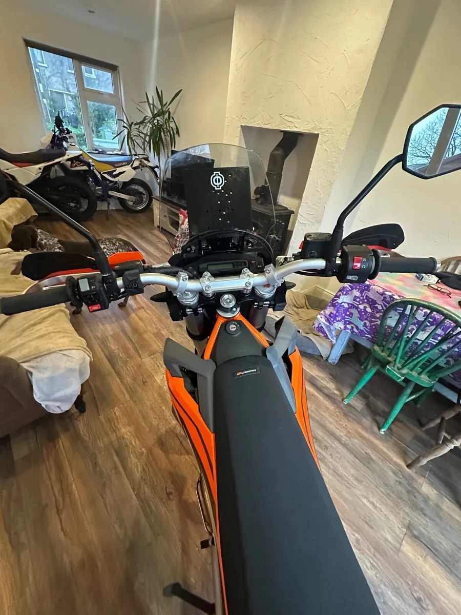 KTM  690 enduro r  2024 - Image 3