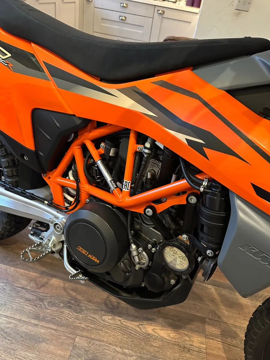 KTM  690 enduro r  2024 - Image 4