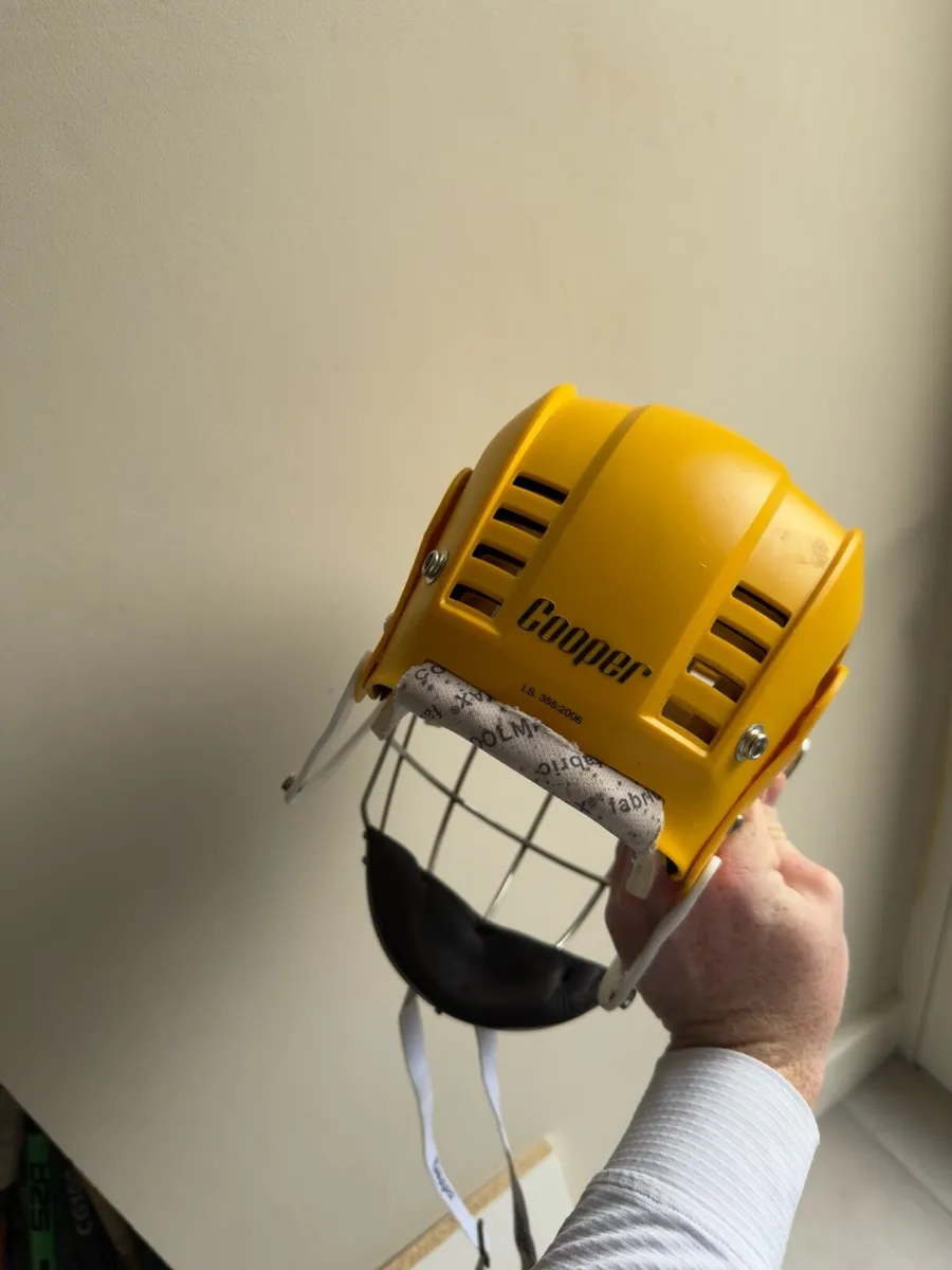 Cooper 109 hurling helmet - Image 4