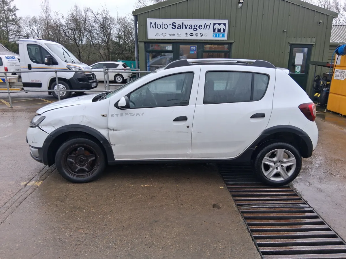 16 DACIA SANDERO  STEPWAY 1.5 (for parts only) - Image 1