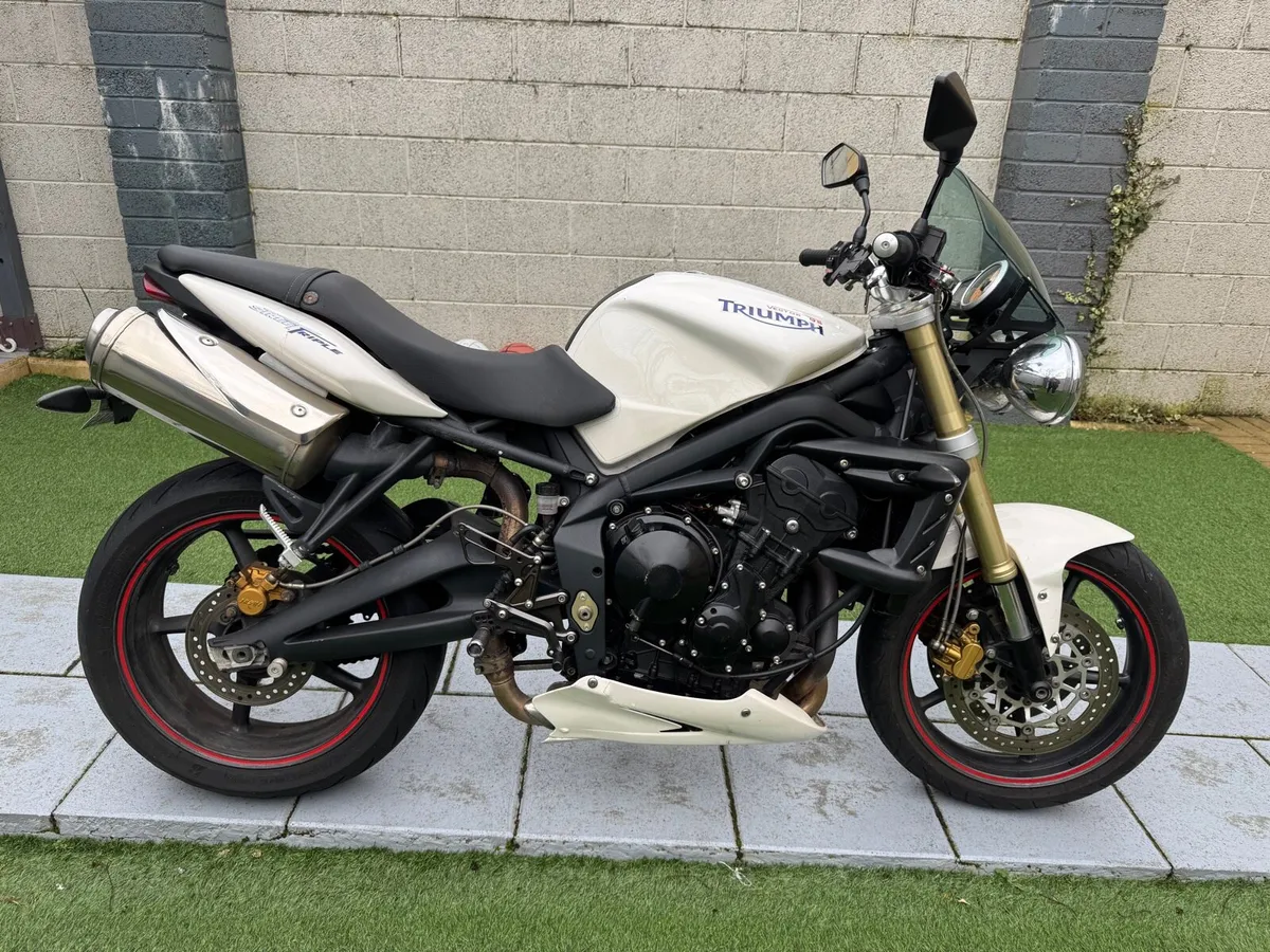 Triumph Street Triple 675 - Image 2