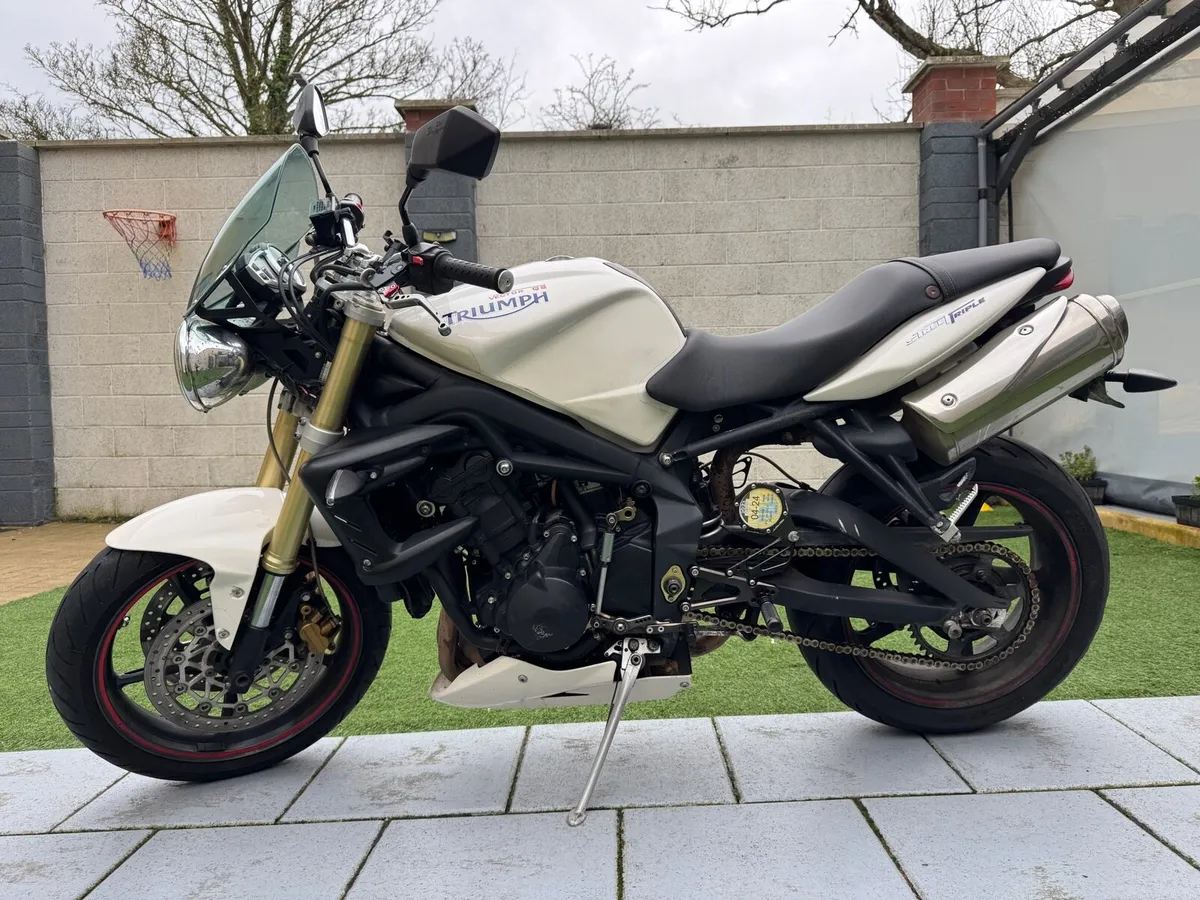 Triumph Street Triple 675 - Image 3