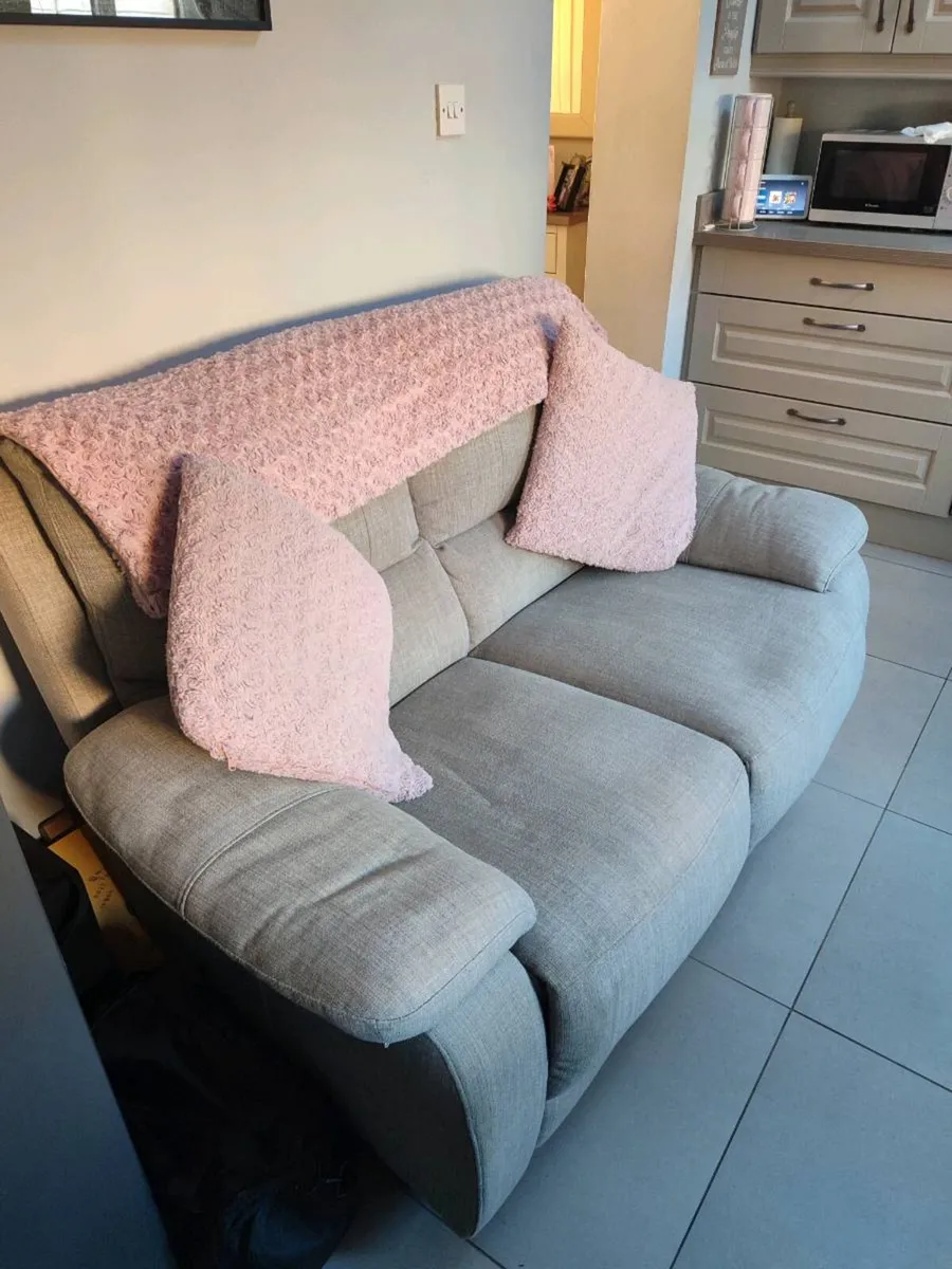 Two seater recliner - Image 1