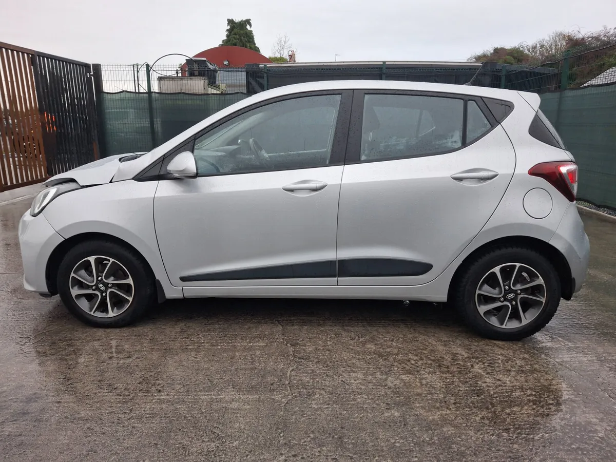 2018 Hyundai i10 Deluxe 1.0 Petrol - Image 2