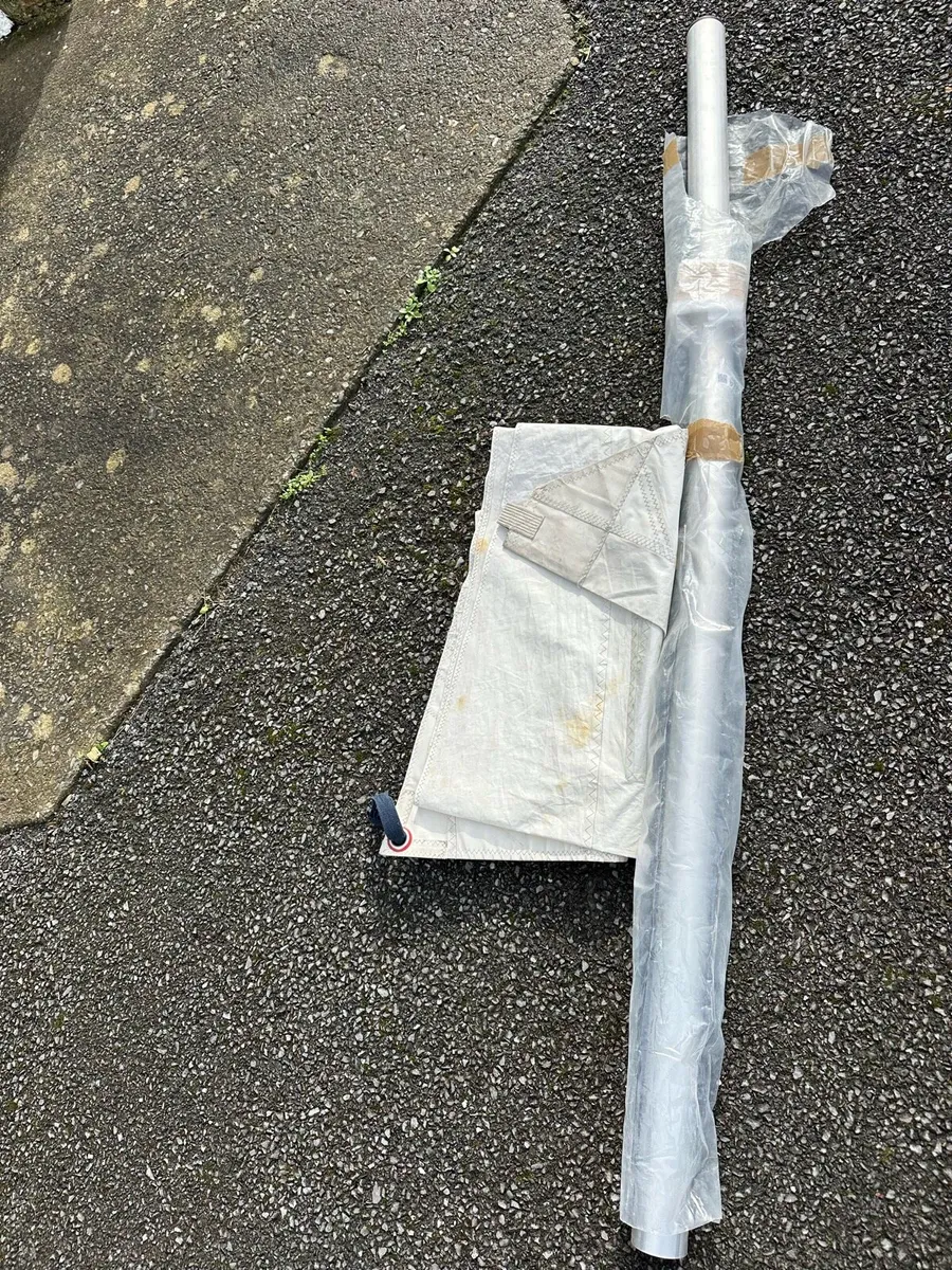 Lasers sails and spars for sale - Image 1