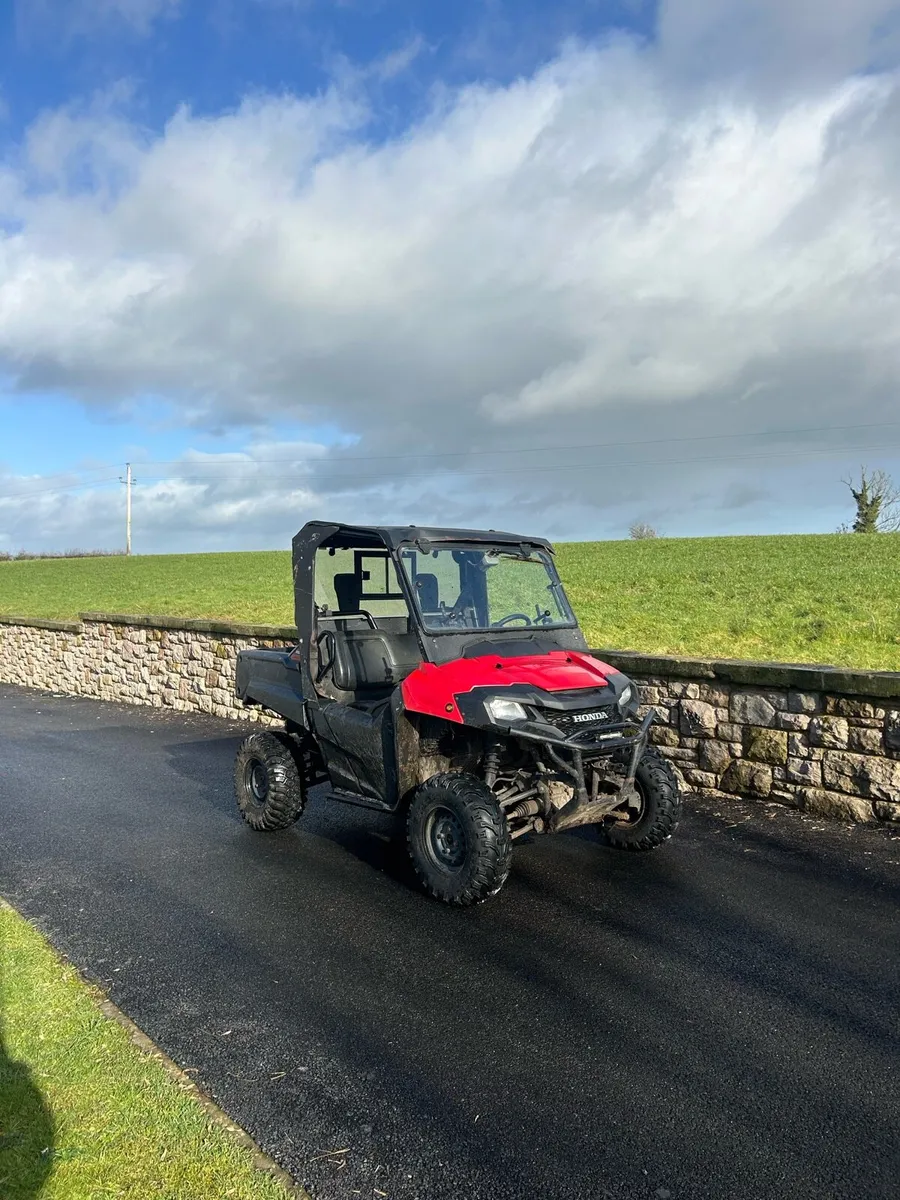 2020 Honda Pioneer 700cc buggy / gator - Image 1