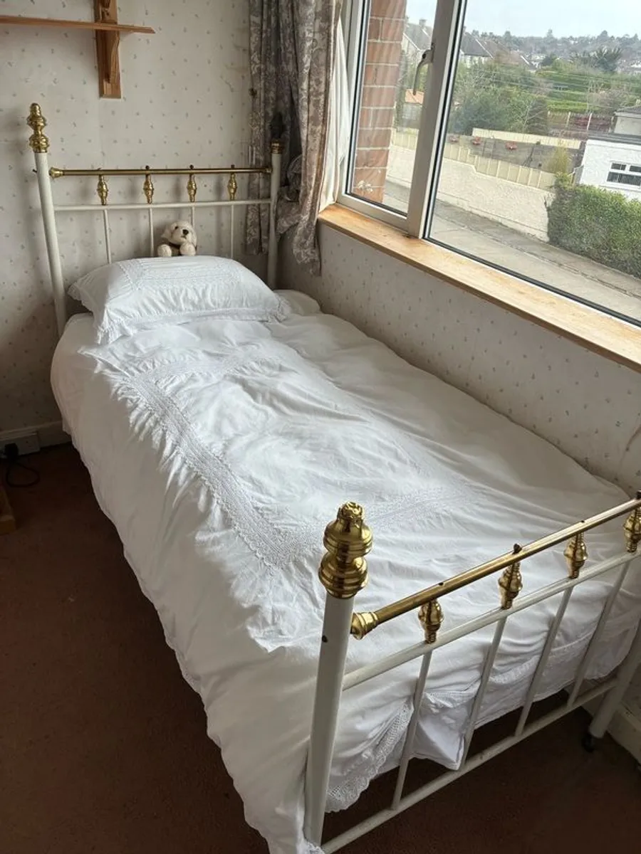 Bed frame style single Victorian style - Image 1