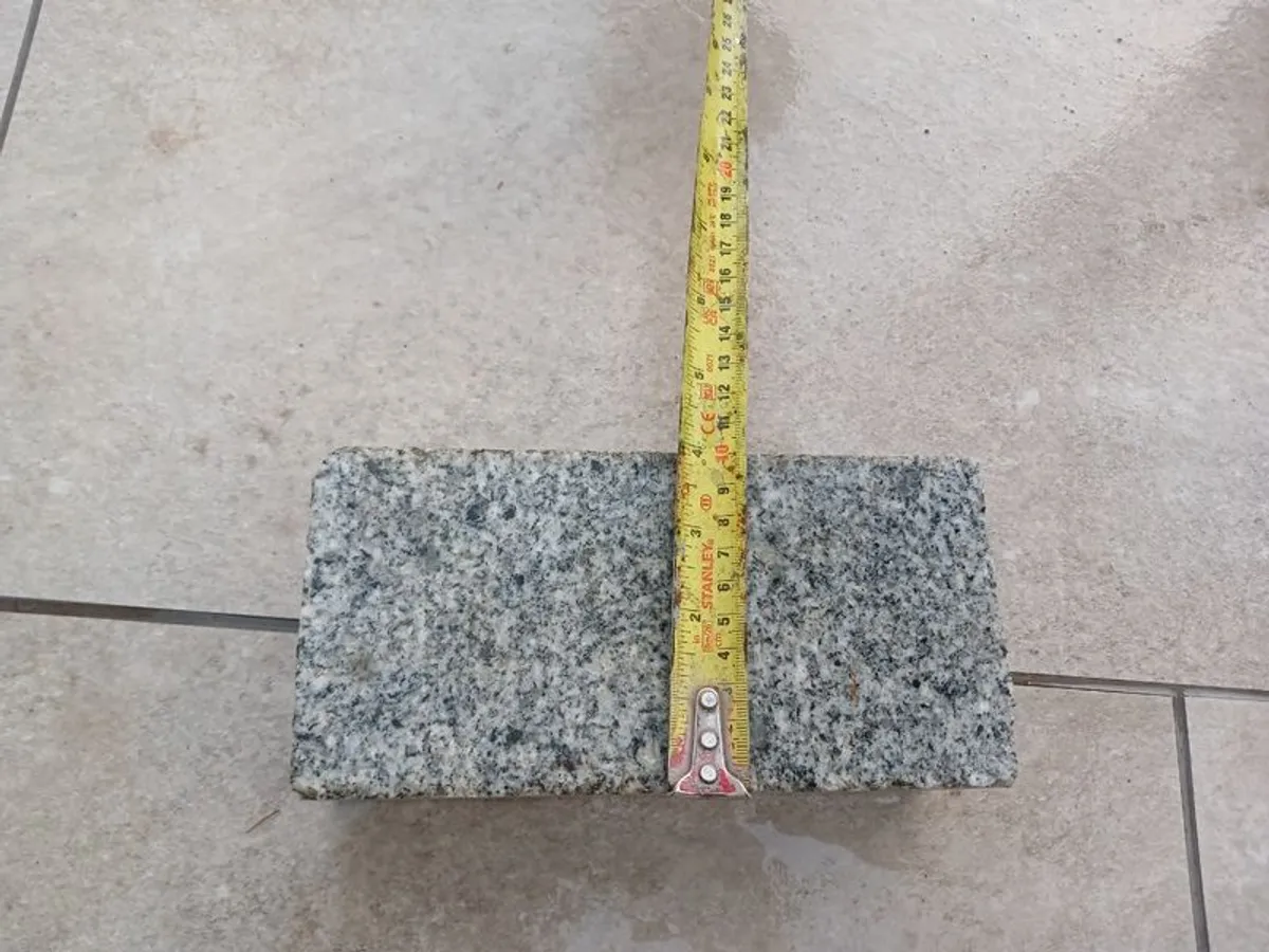 Granite bricks and slabs - Image 1