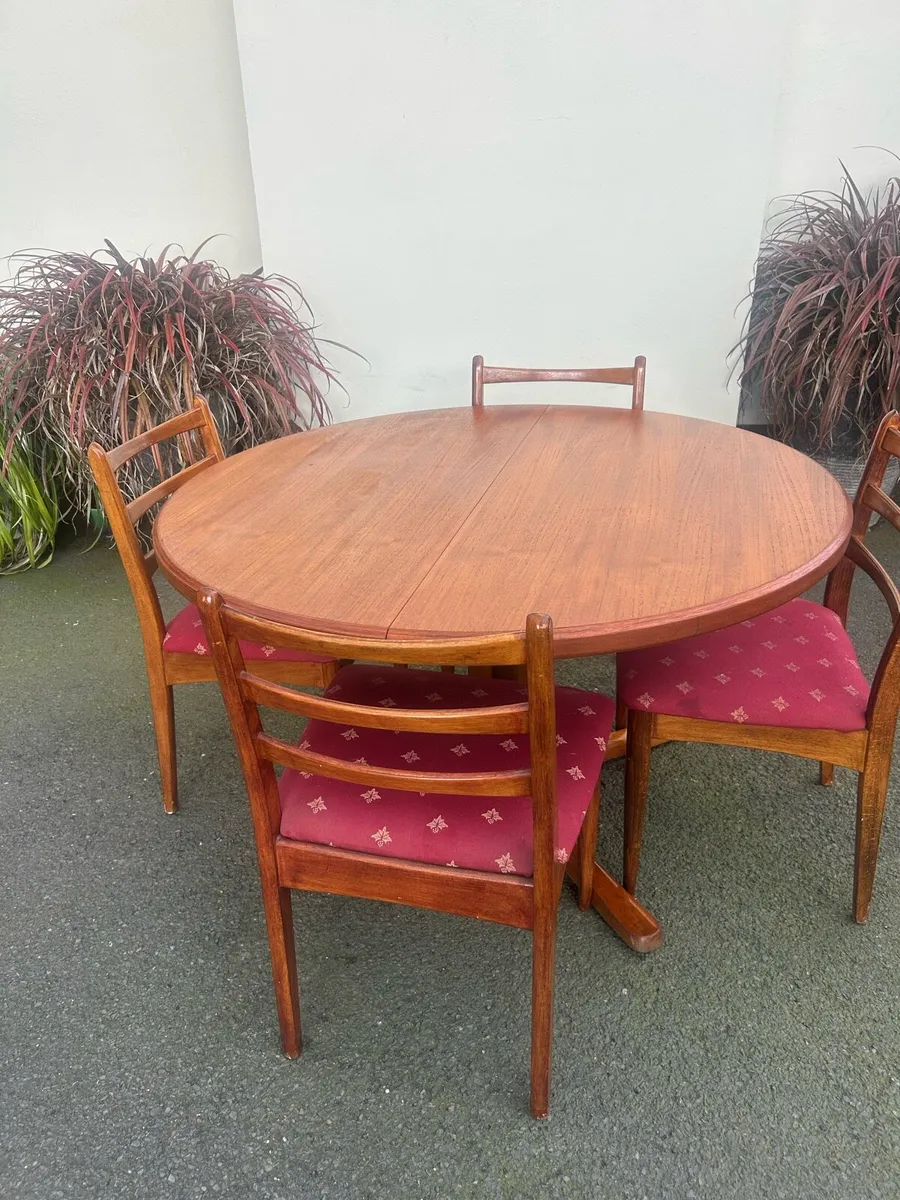 CJ Rosengaarden Danish table and 4 retro chairs - Image 4