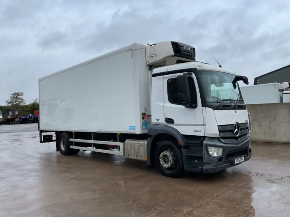 2015 Mercedes 1824 Antos 4x2 Fridge - Image 1