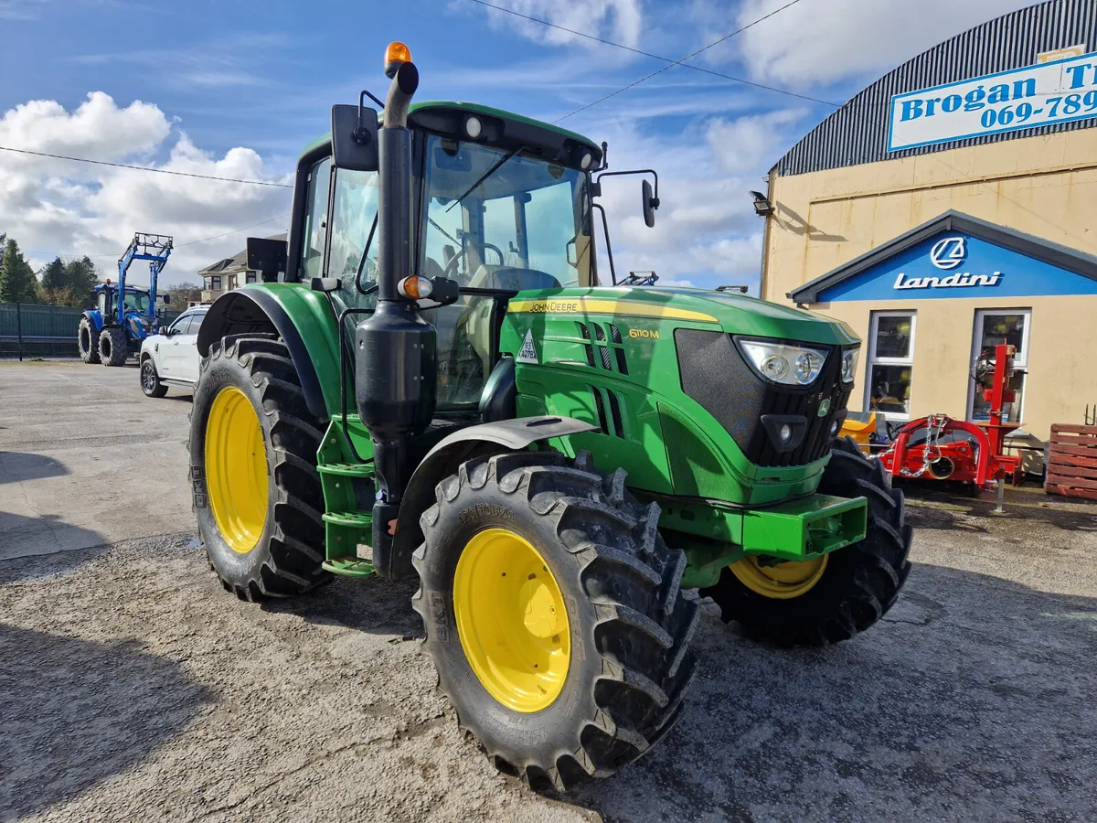 2017 John Deere 6110M - Image 3