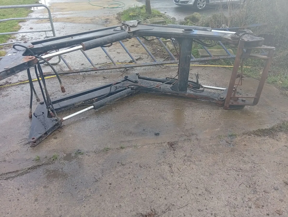 Front loader - Image 3