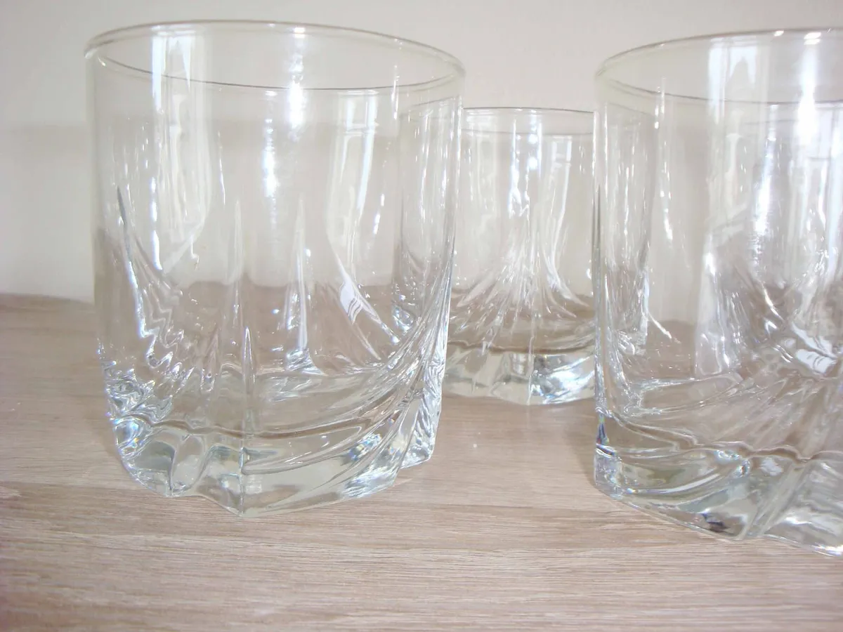 6 water glasses - Image 1
