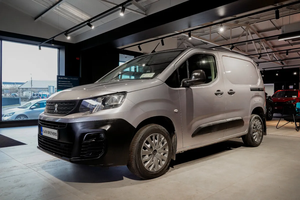 2023 Peugeot Partner Professional Plus 1.5 BlueHDi - Image 4