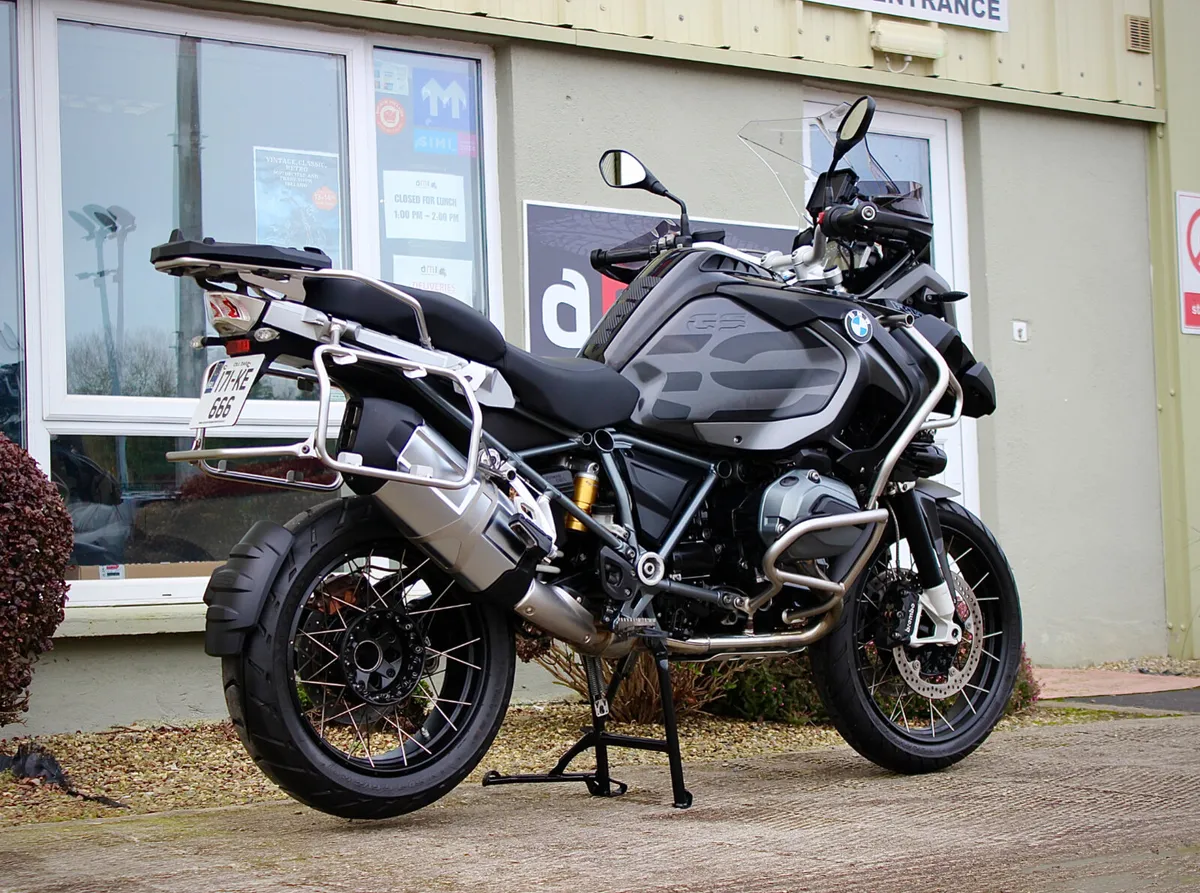 BMW R 1200 GS Adventure Triple Black 2017 - Image 3