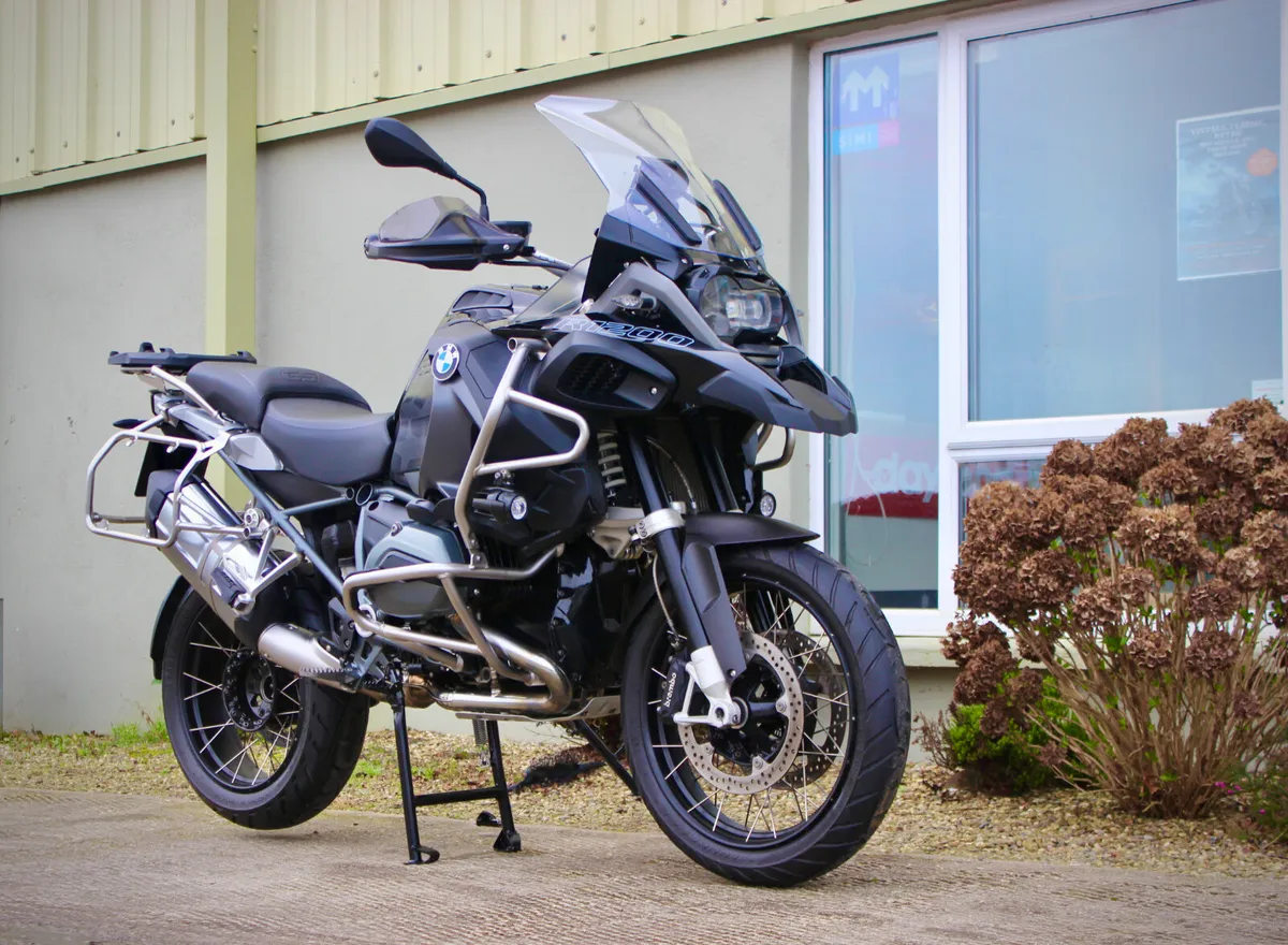 BMW R 1200 GS Adventure Triple Black 2017 - Image 2