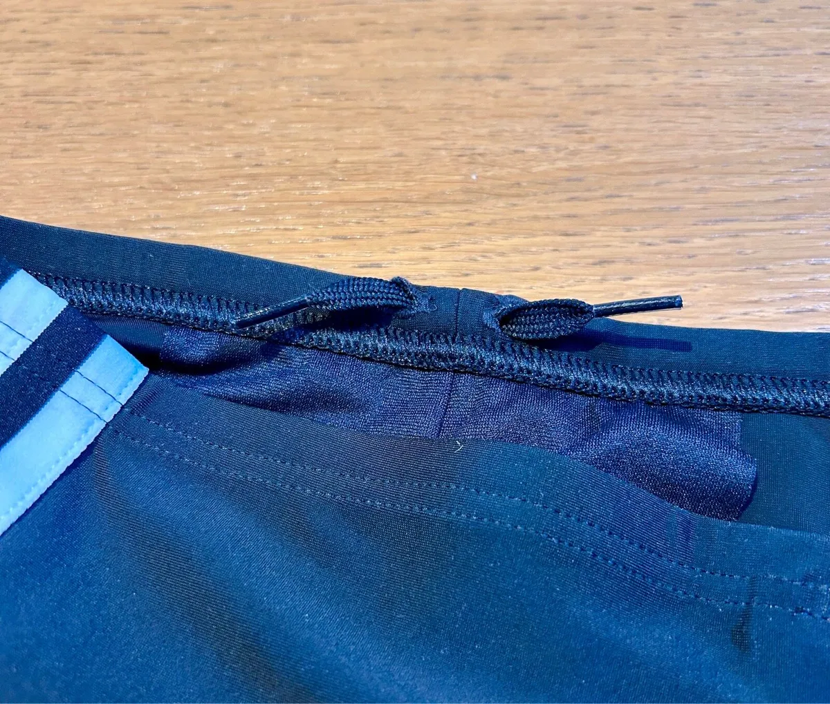 Adidas boys swimming trunks BNWT age 11-12yrs - Image 4