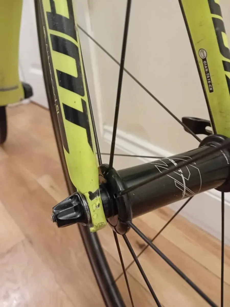 Giant TCR SL Road Bike - Image 2