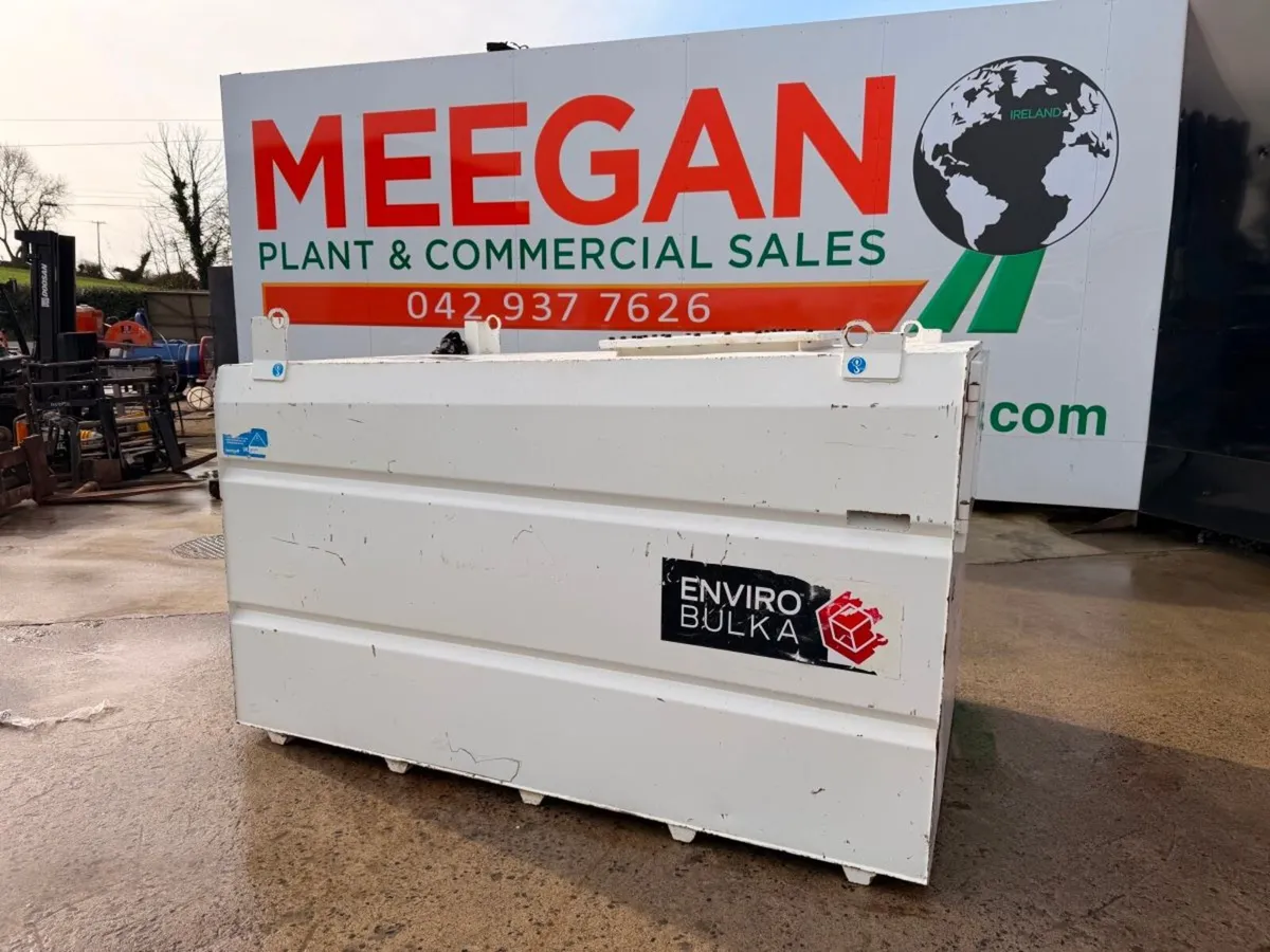 2600 LITRES WESTERN FUEL BOWSER.....779V - Image 1