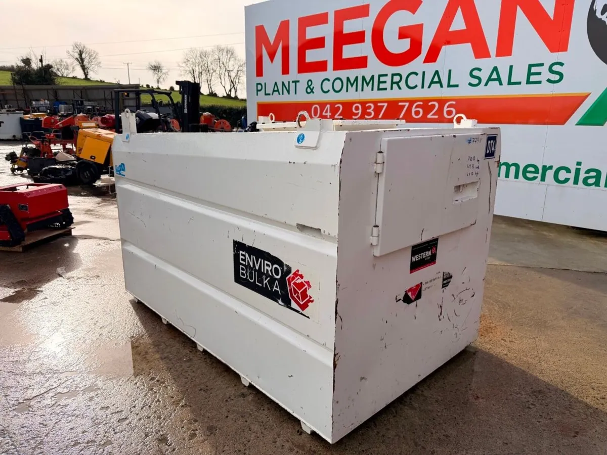 2600 LITRES WESTERN FUEL BOWSER.....779V - Image 3