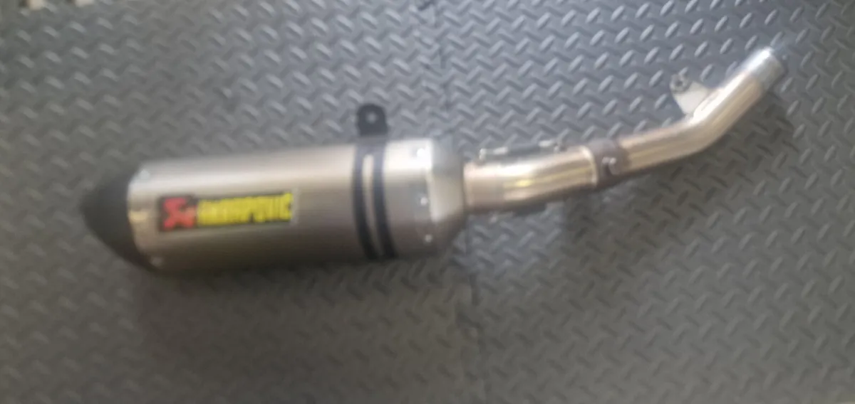 Z750R Akrapovic exhaust system - Image 3