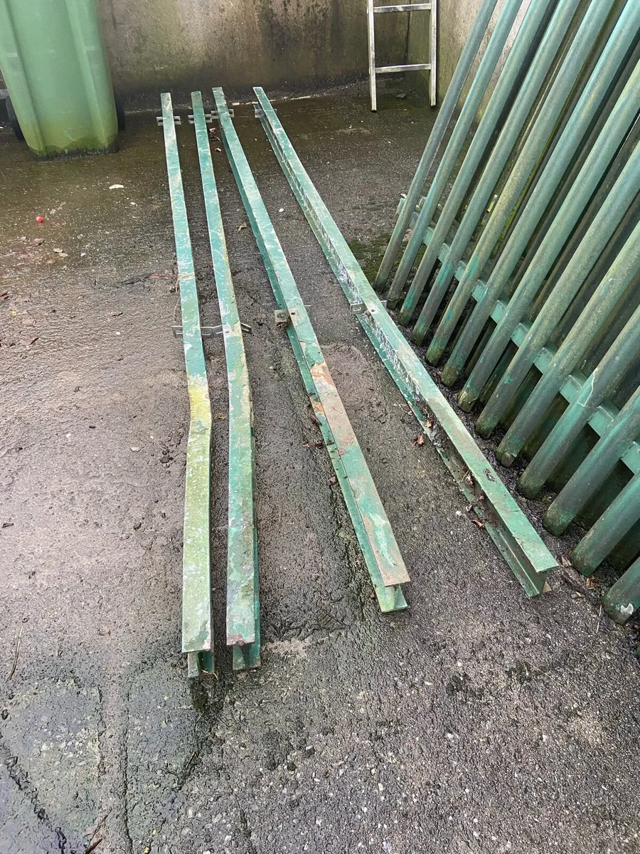 Palisade fencing - Image 3