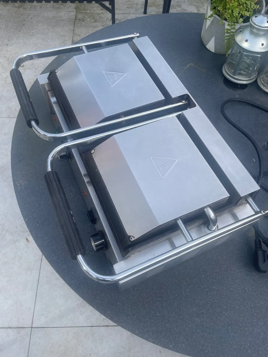 Double panini grill - Image 1
