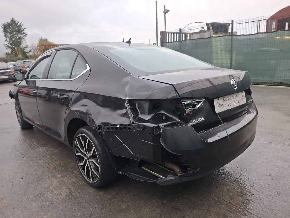 2017 Skoda Superb TDI Automatic - Image 4