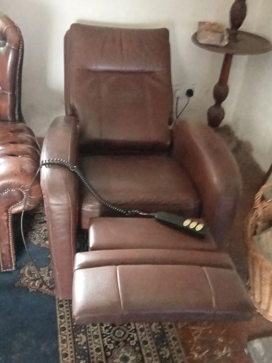 Brown leather electric reclining chair - Image 2