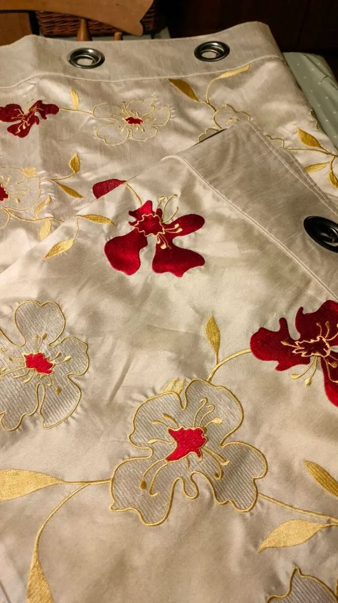 Beautiful 100% polyester fully lined 50% polyester - Image 4