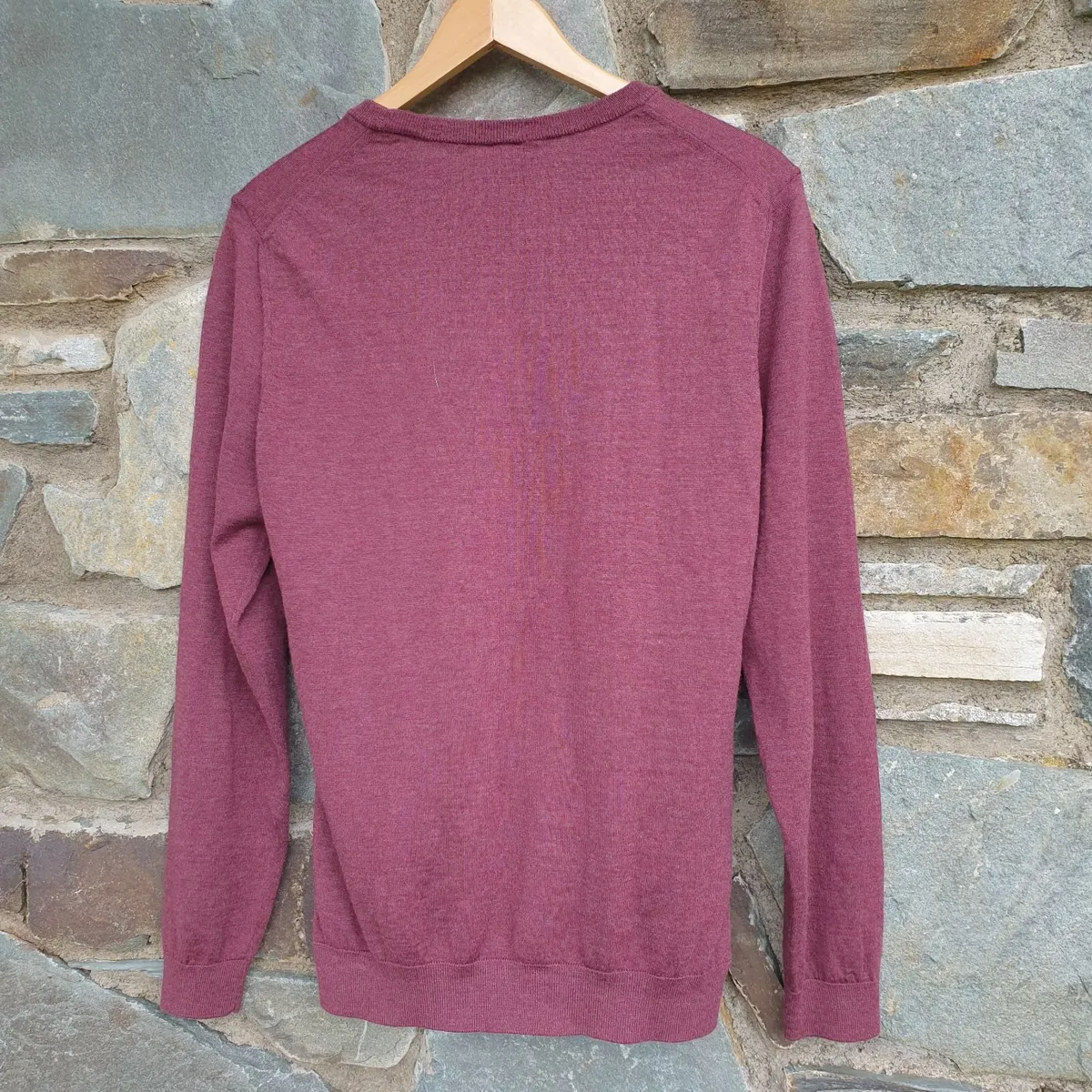 Hugo Boss italian wool slim fit sweater size 10 - Image 3