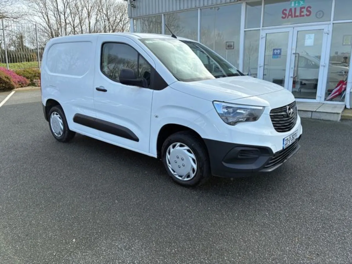 Opel Combo L1h1-1.5 100ps-dsl-6sp-my22 5D - Image 1