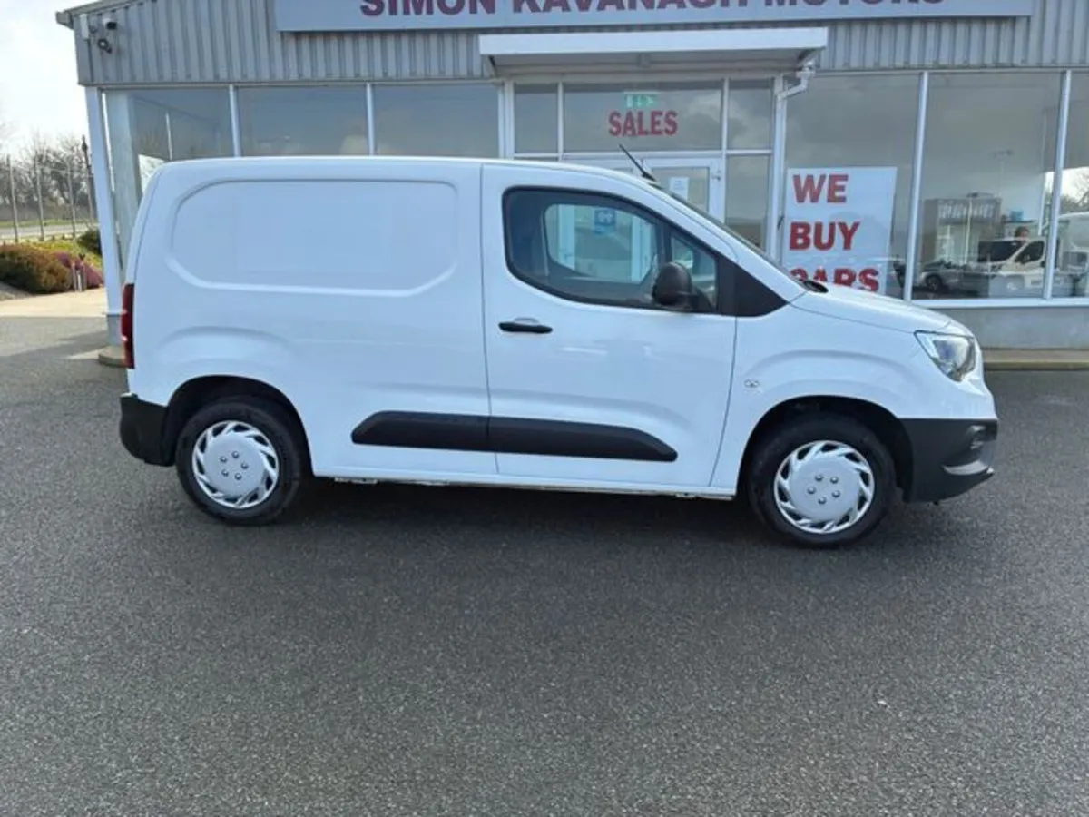 Opel Combo L1h1-1.5 100ps-dsl-6sp-my22 5D - Image 2