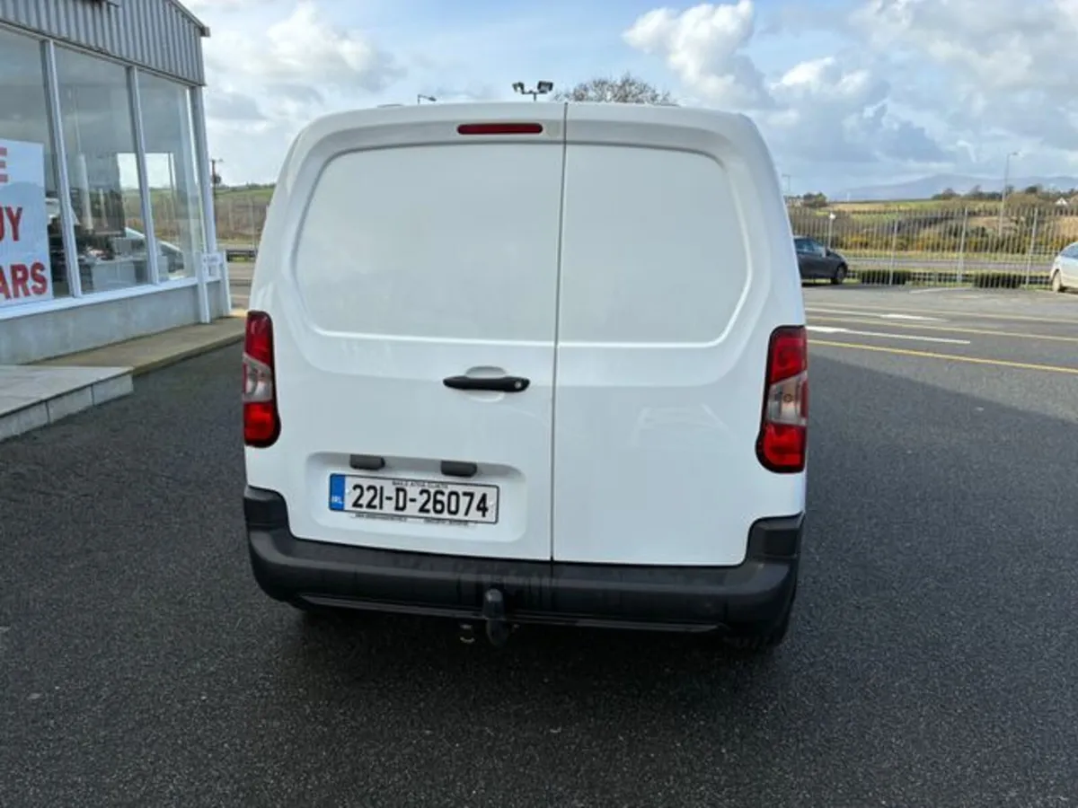 Opel Combo L1h1-1.5 100ps-dsl-6sp-my22 5D - Image 4