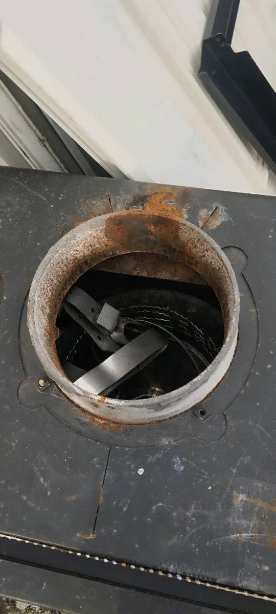 2 solid fuel wood or coal burner stove for sale - Image 3