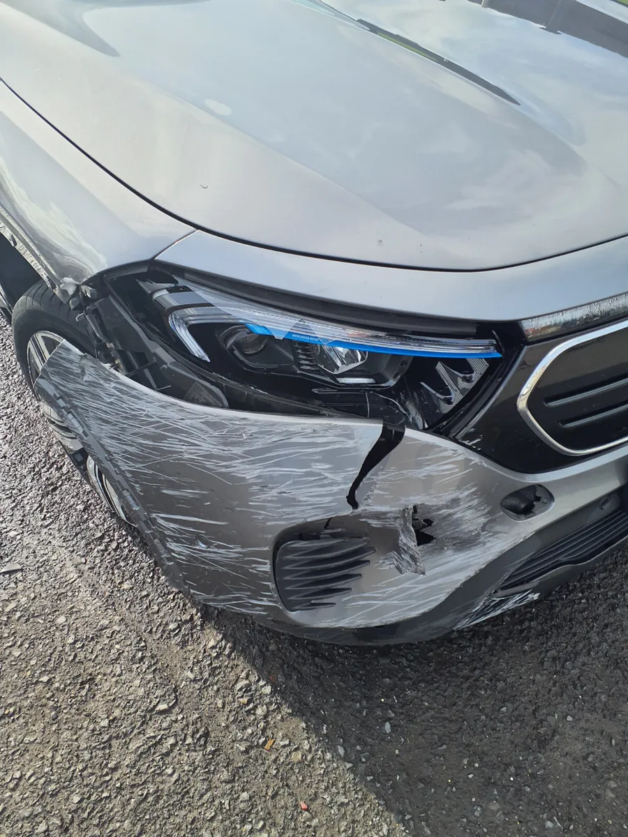 Mercedes EQB 300 66.50 kwh light damage - Image 2
