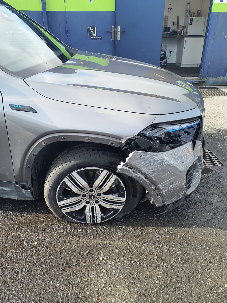 Mercedes EQB 300 66.50 kwh light damage - Image 3