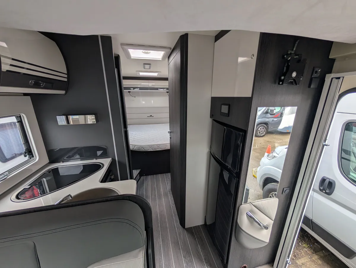Nearly new 'Island' Fixed Bed Motorhome - Image 3