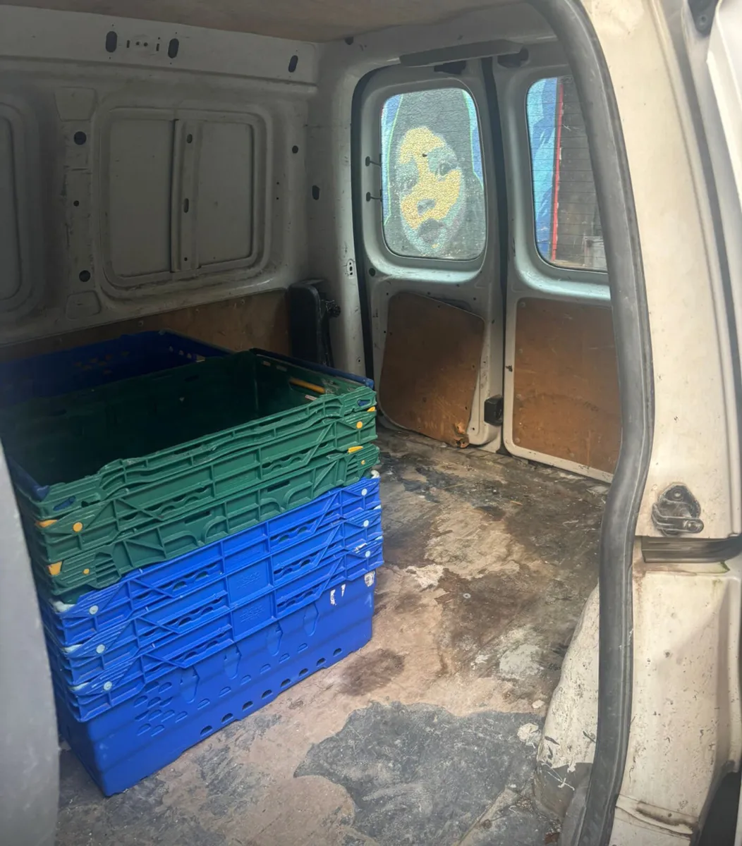 vw caddy Low milage  doe and taxed - Image 3